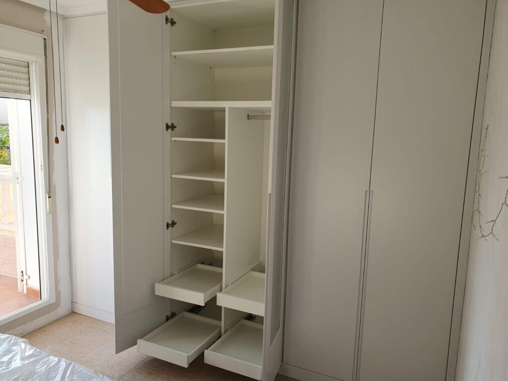 Vestidor a medida en Calpe